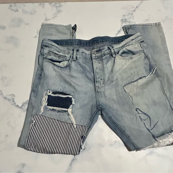 MNML Patchwork Distressed Jeans - Picture 2 of 8